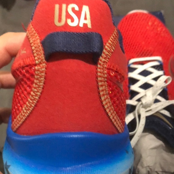 Saucony Kinvara 14 Red White Blue Running Shoes - unworn backup pair - Picture 4 of 6